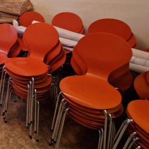 Orange Stühle [60x]